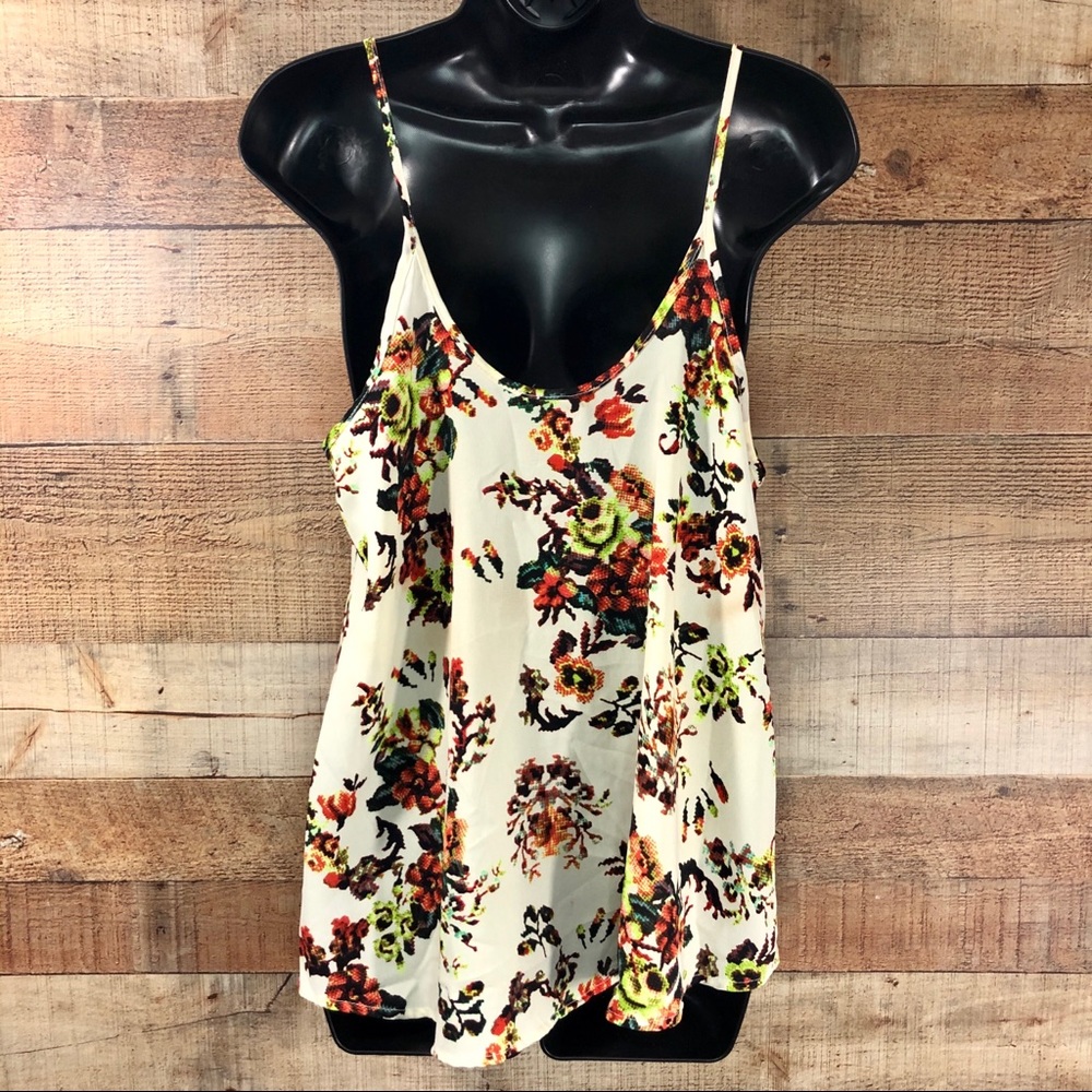Lush • Floral Tank - Picture 2 of 3